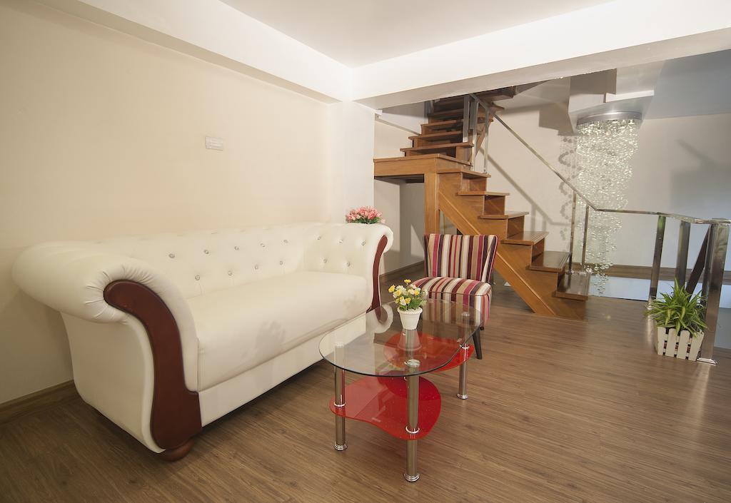 Oyo 1093 De Nawarat Chiang Mai Boutique Apartment Eksteriør bilde