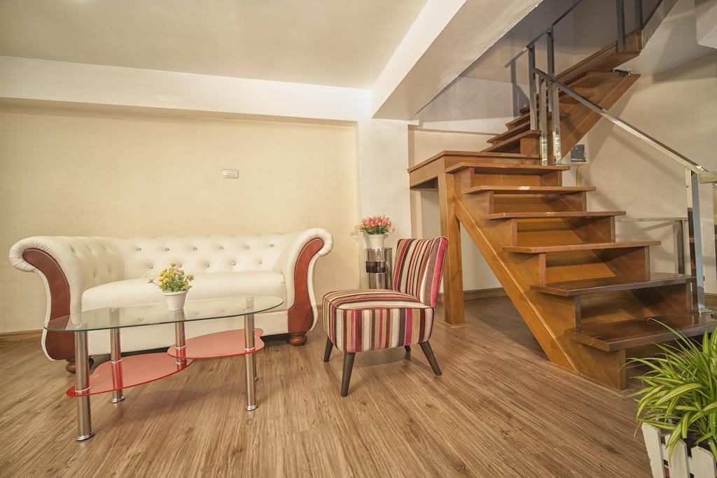 Oyo 1093 De Nawarat Chiang Mai Boutique Apartment Eksteriør bilde